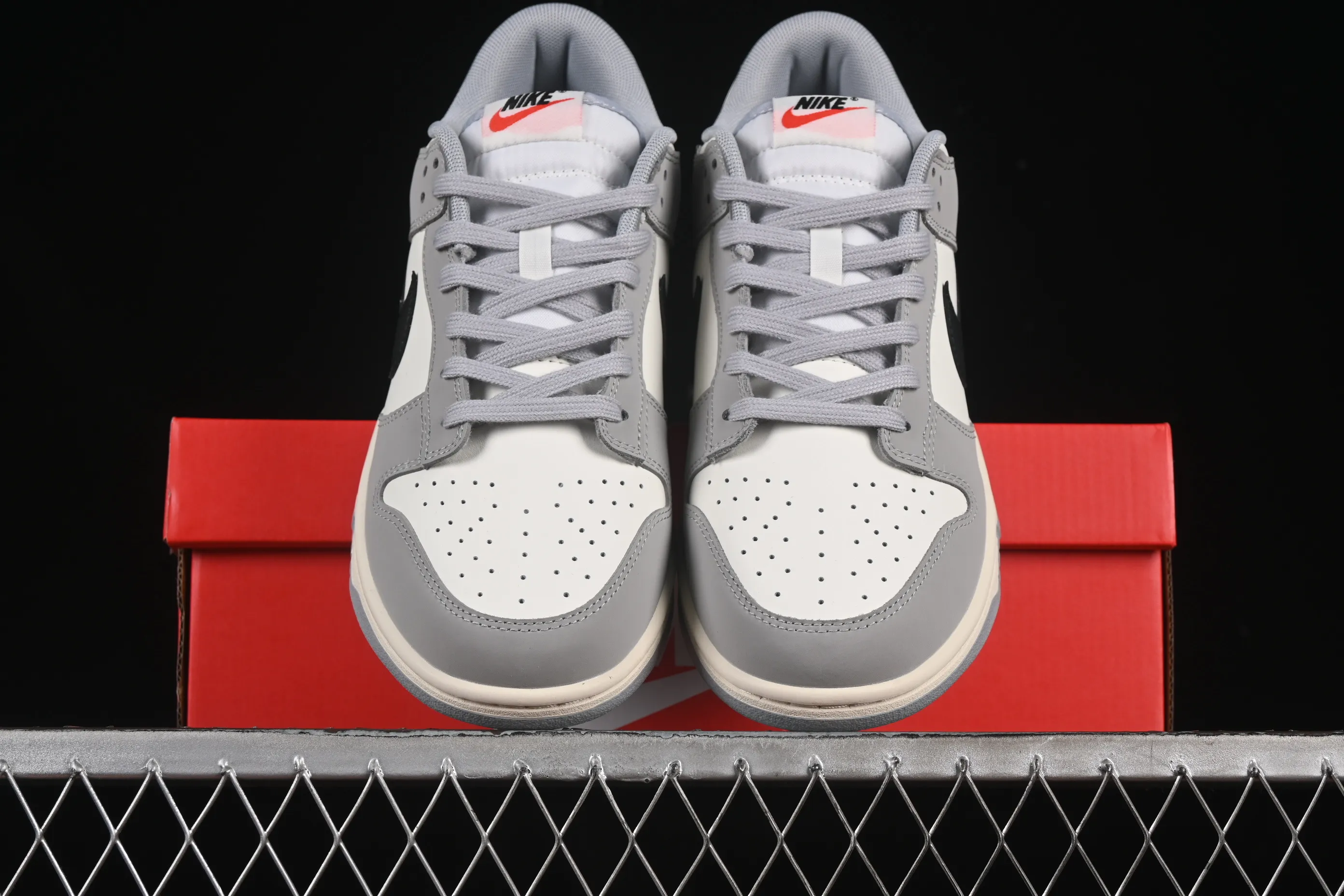 All categories Nk SB Dunk series Nk SB Dunk Low low-top sneakers Nike SB Dunk Low white, black and gray low-top casual sneakers IB3079-101